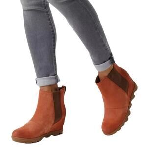 Sorel size 9 Joan of Arctic Wedge II Chelsea Suede Bootie - Teak Brown Orange
